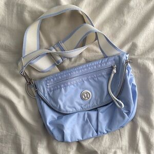 Lululemon festival bag